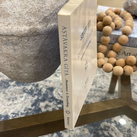 Aṣṭāvakra Gītā Book - Awareness is Everything - Picture 4 of 7